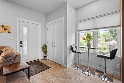 2 Alfred Street, ON L1A 2W7