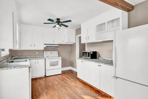 160 Elizabeth Avenue, ON K9H 5E3