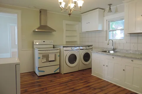 95 MOORE Street, ON K7C 2R3