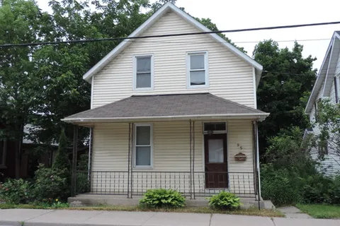 95 MOORE Street, ON K7C 2R3
