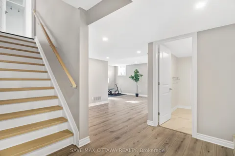 657 Broad Cove Crescent, ON K2J 6H6