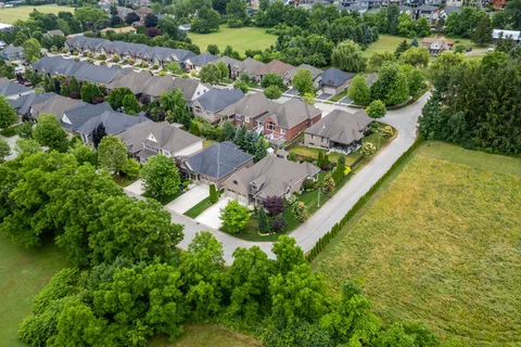 23 Tulip Tree Road, ON L0S 1J1