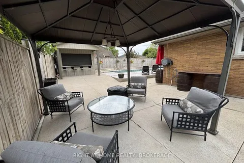 57 Metcalfe Street, ON L2V 3A2