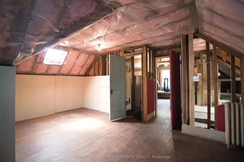 16 West Street, ON N7M 2R2
