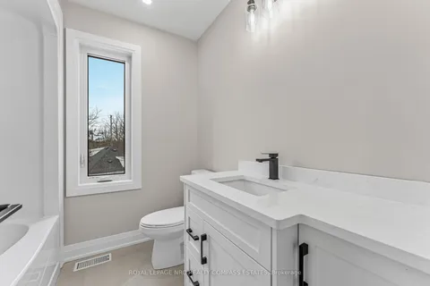 25 Downs Drive, ON L3B 3P4