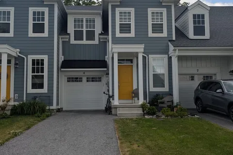 4 Paradise Grove, ON L0S 1J0