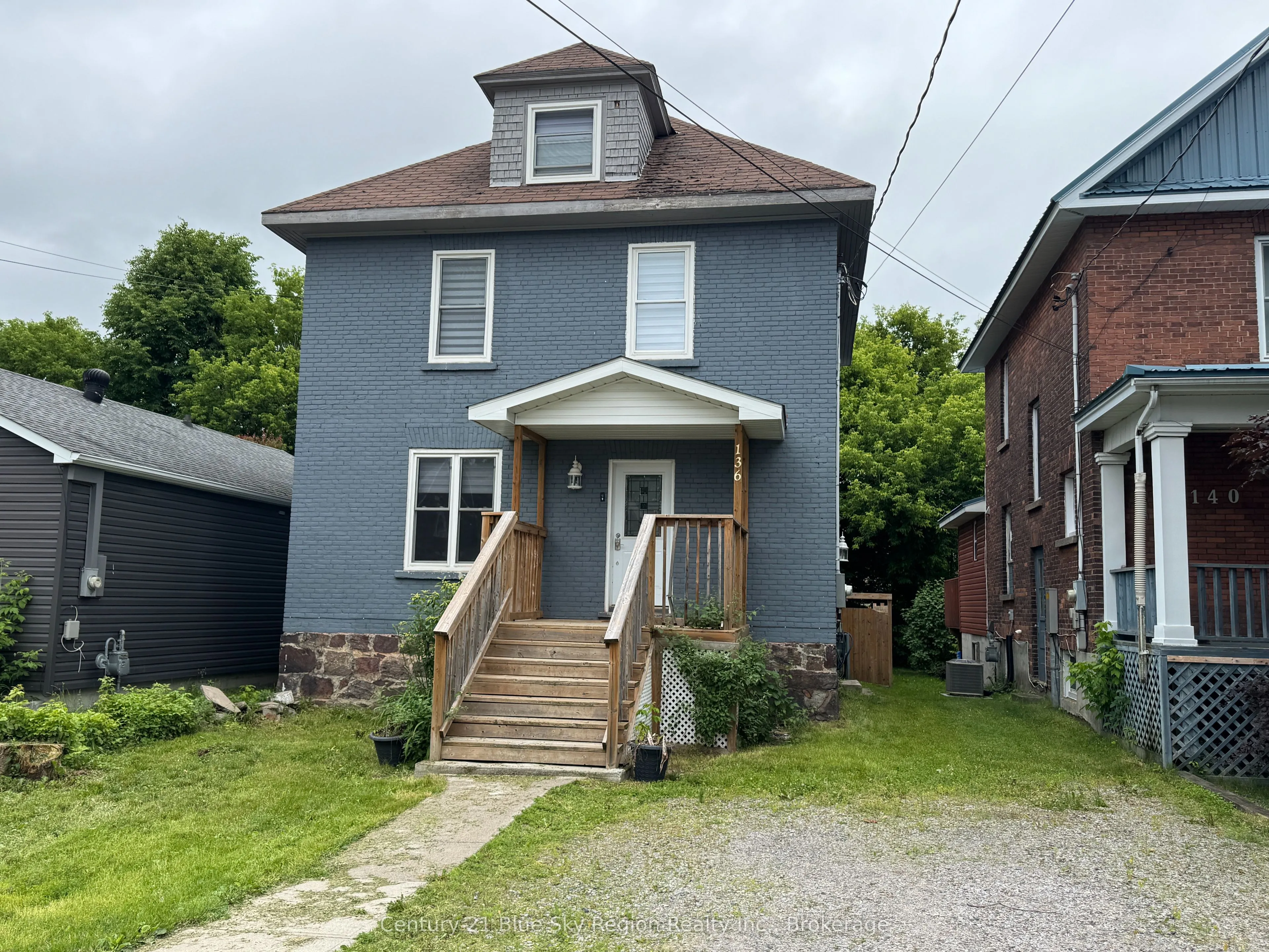 136 Second Avenue, ON P1B 1L2