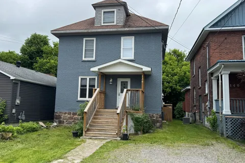 136 Second Avenue, ON P1B 1L2
