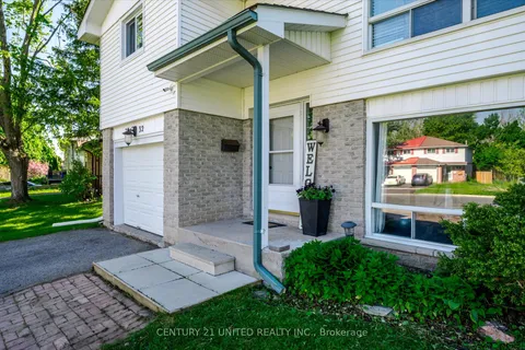 2032 Walker Avenue, ON K9L 1S1