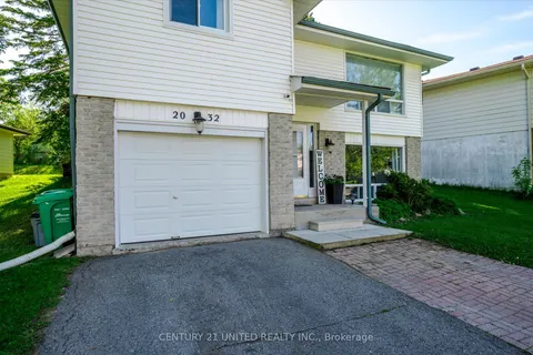 2032 Walker Avenue, ON K9L 1S1