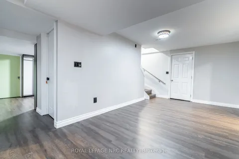 7102 Burbank Crescent, ON L2J 4E7