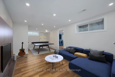 218 Keyrock Drive, ON K2T 0B4