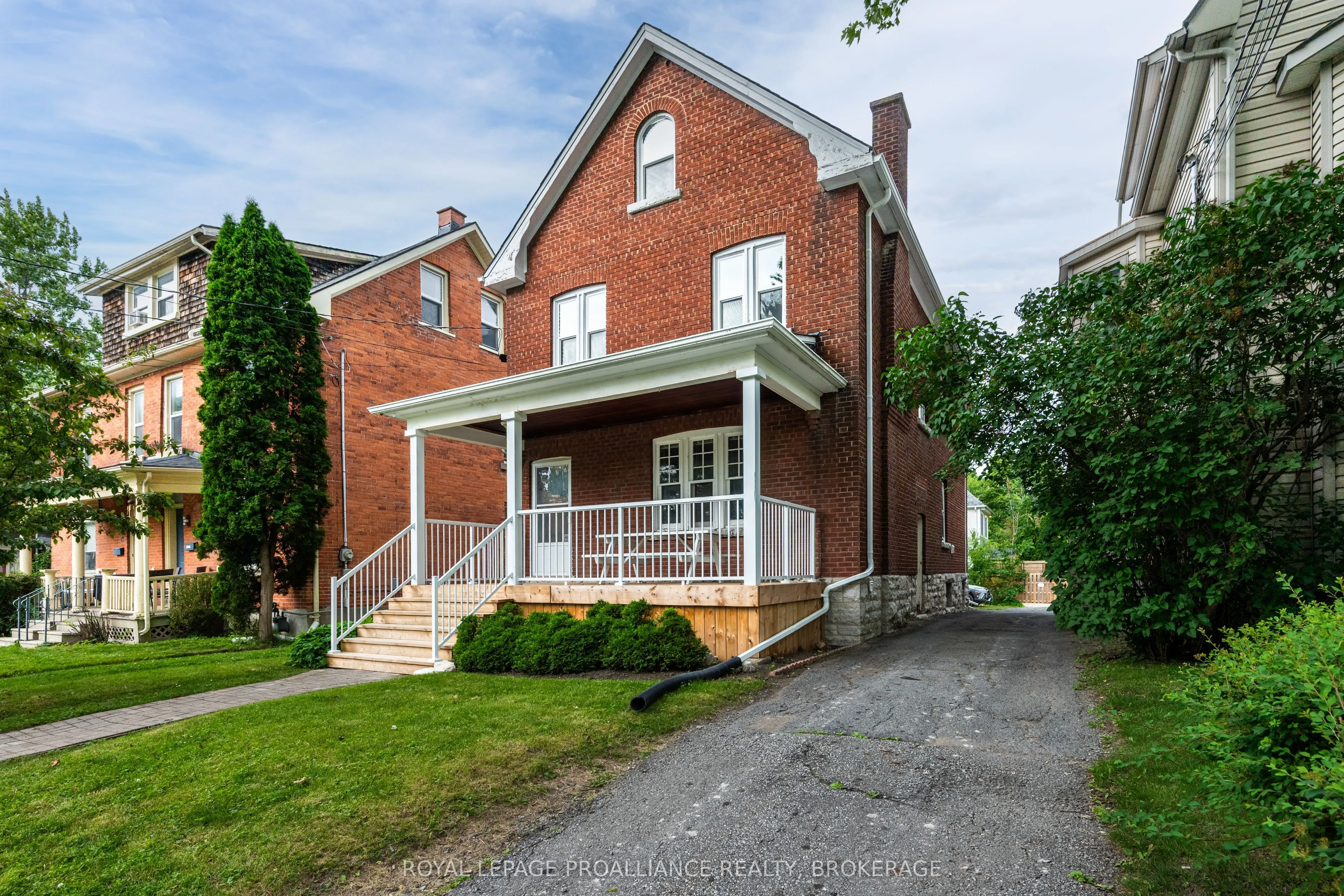 67 Mack Street, ON K7L 1N8