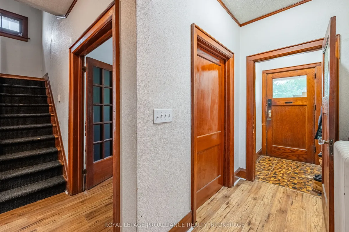 67 Mack Street, ON K7L 1N8