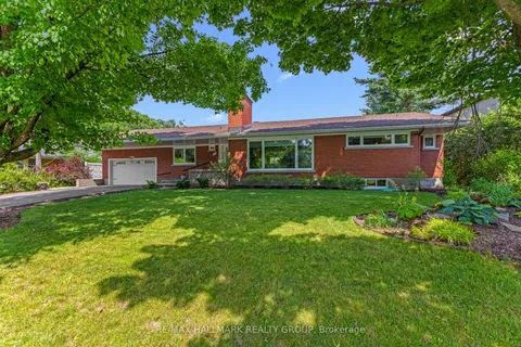 1883 Barnhart Place, ON K1H 5B5