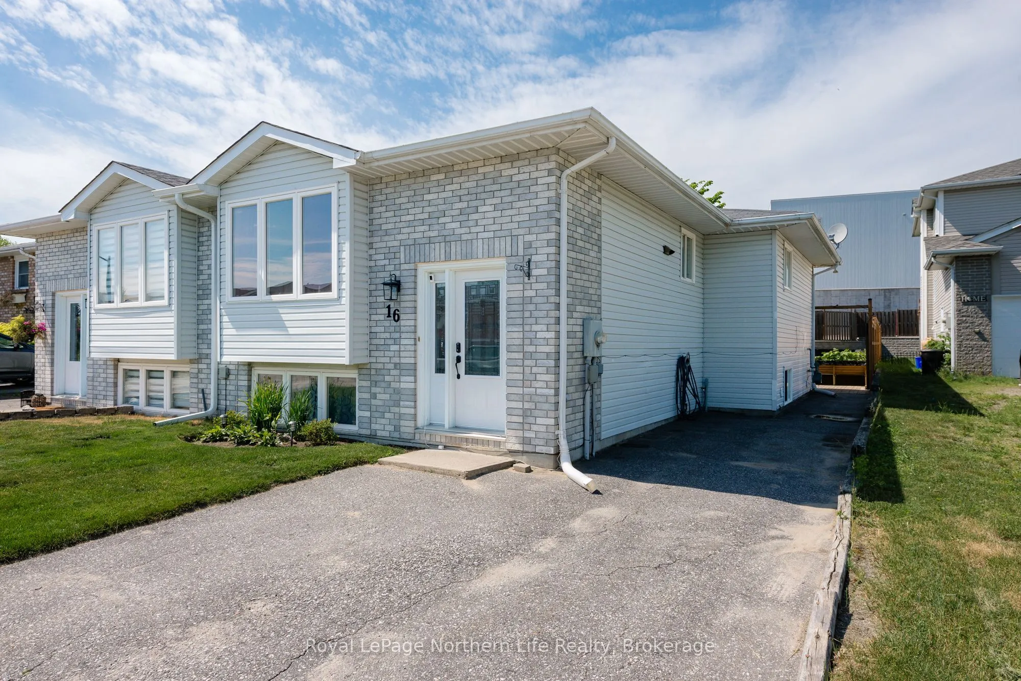 16 Tiffany Court, ON P1B 9R6