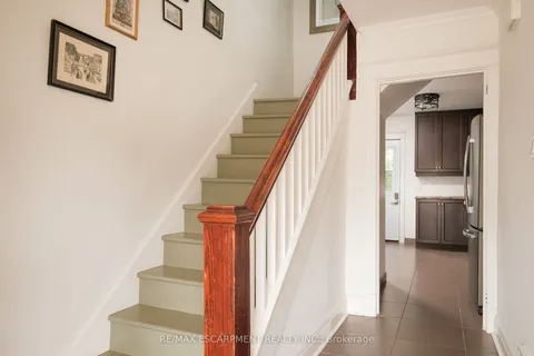 505 Queensdale Avenue, ON L8V 1K7