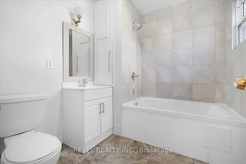 233 Normanhurst Avenue, ON L8H 5N1