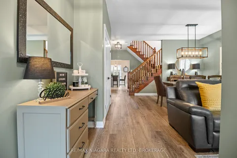 4 Golf Woods Drive, ON L3M 5P5