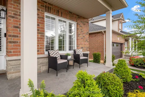 4 Golf Woods Drive, ON L3M 5P5