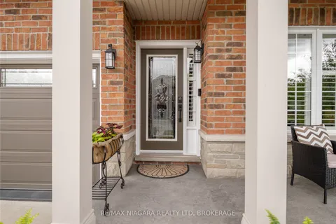 4 Golf Woods Drive, ON L3M 5P5