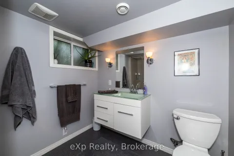 389 Park Street, ON N4K 6V5