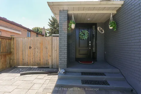 16 Blanchard Crescent, ON N6G 4E2