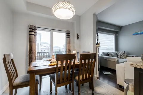 8 Lakelawn Road, ON L3M 0G1