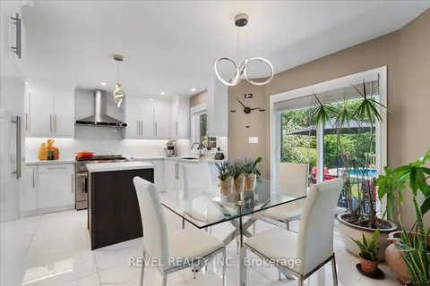 17 Michaela Crescent, ON L0S 1E4