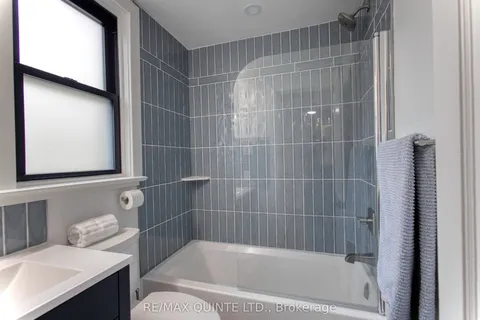 214 Victoria Avenue, ON K8N 2C3