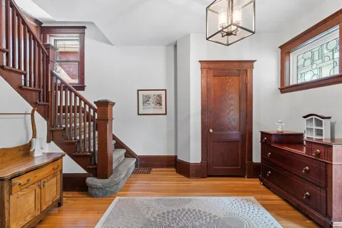 97 John Street, ON N5A 6K8