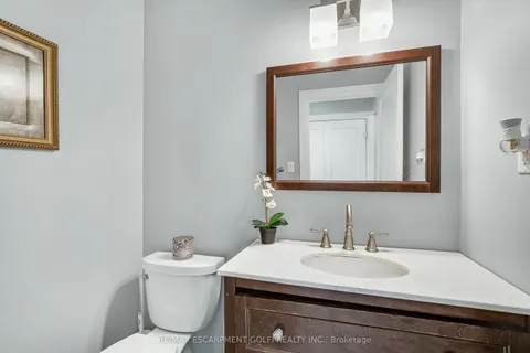11 Sumner Crescent, ON L3M 5E2