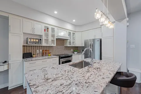 268 Keyrock Drive, ON K2T 0G2
