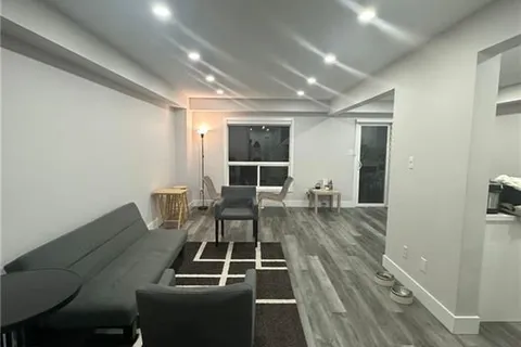 163 MAX BECKER Drive, ON N2E 4G1