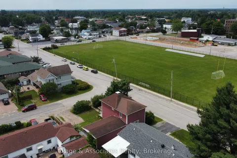 99 Russell Street, ON P2B 1X2