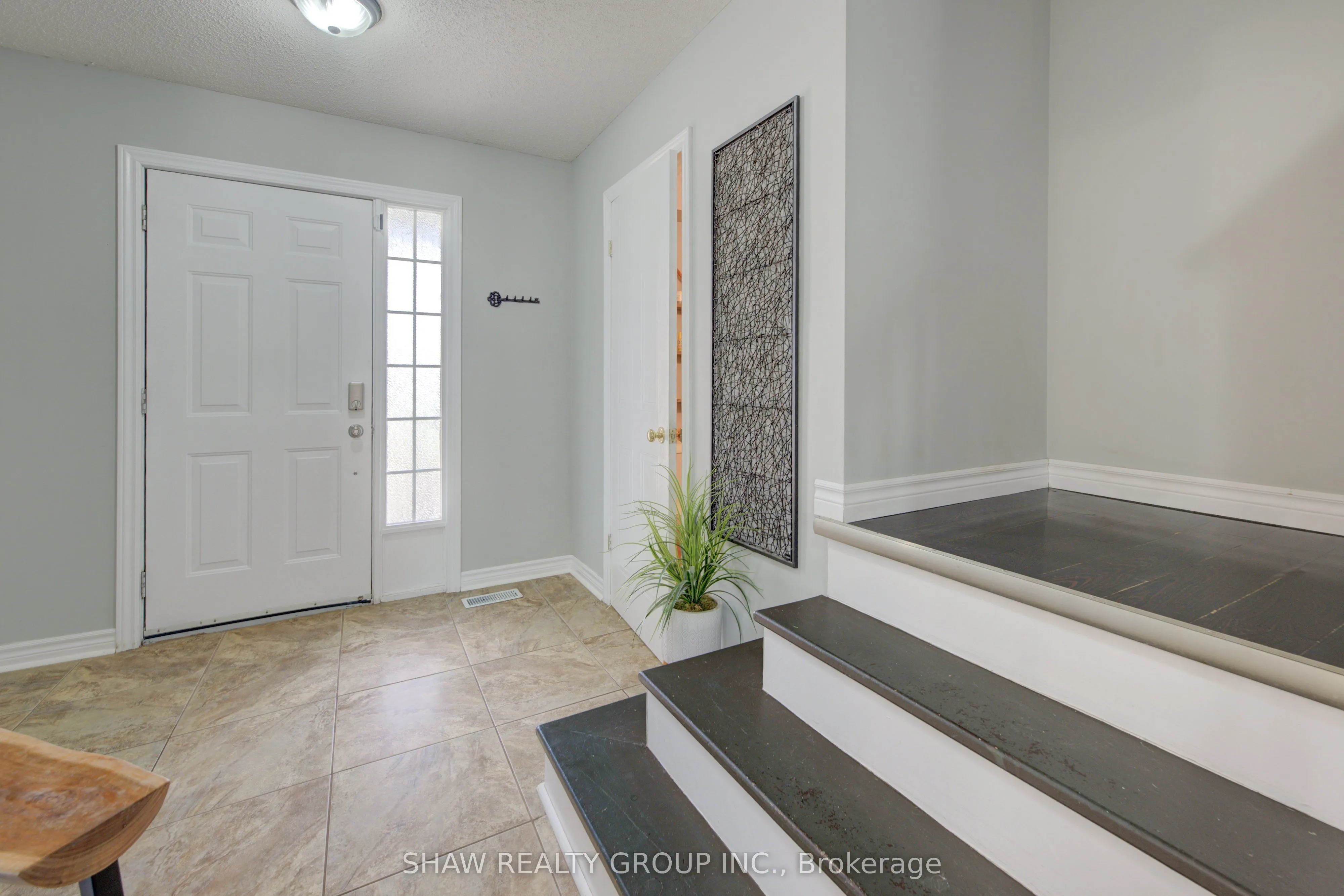 105 Northcliffe Crescent, ON N3C 4M7