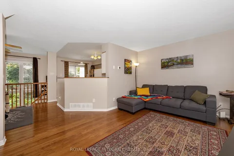 25 Drumso Street, ON K1T 3X9