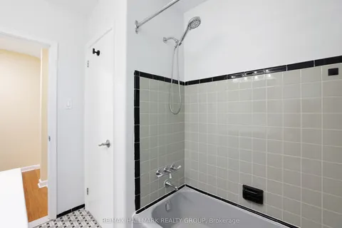 2412 Malone Crescent, ON K2C 1L5