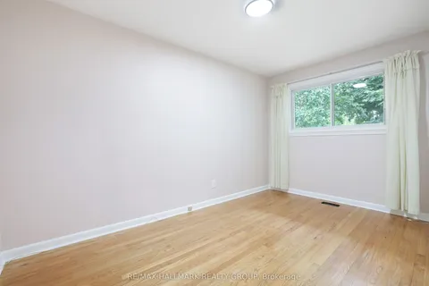 2412 Malone Crescent, ON K2C 1L5