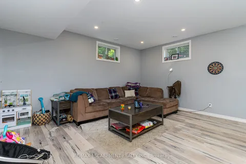 135 Sir Williams Lane, ON N0C 1E0