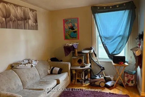 5-7 Boswell Street, ON K8P 3K7