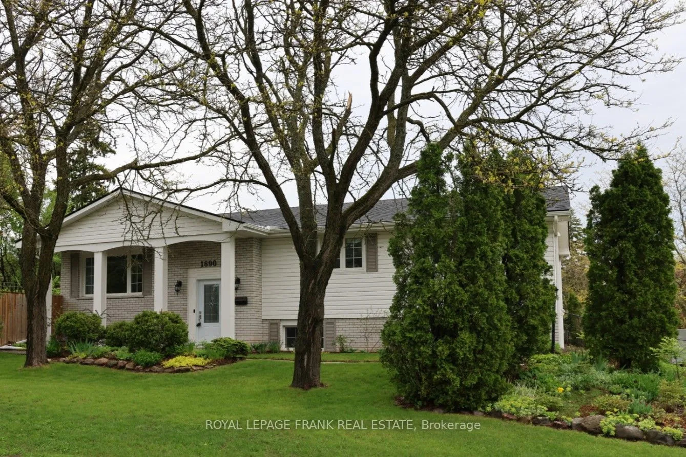 1690 Pinehill Drive, ON K9J 7G4