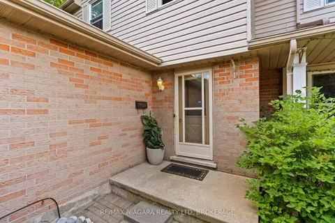 6555 Malibu Drive, ON L2H 2W3