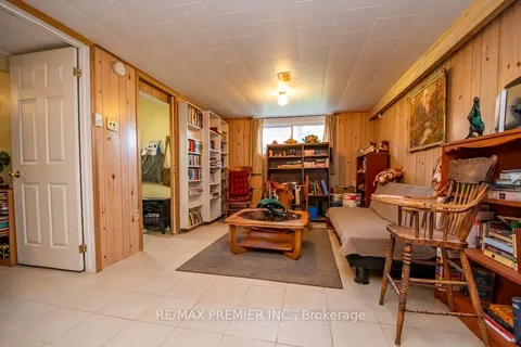 2704 Television Road, ON K9L 1E5