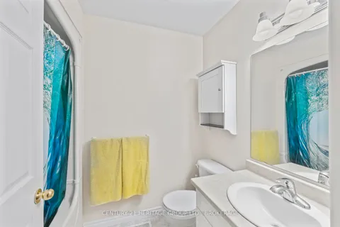 698 MacLean Court, ON K7K 7L8
