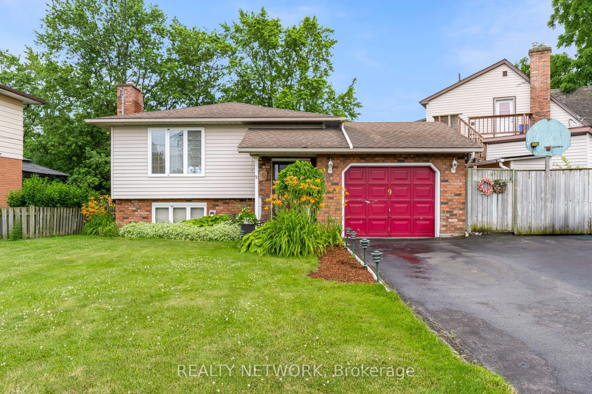 9 Valley Road, ON L2S 1Y7