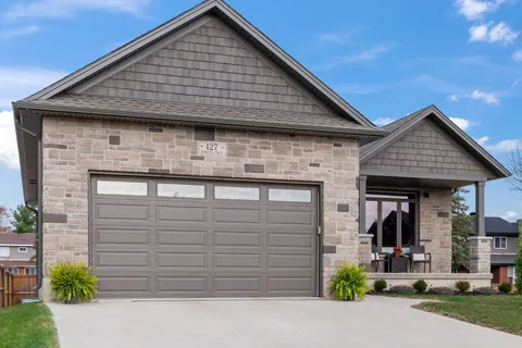 127 DOUG'S Crescent, ON N0G 2L4