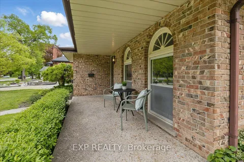 11 Glenwood Drive, ON N3S 3E9