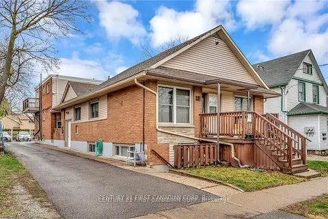 82 Albert Street, ON L2R 2H1
