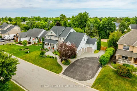 10 Beechgrove Gardens, ON K2S 1W5